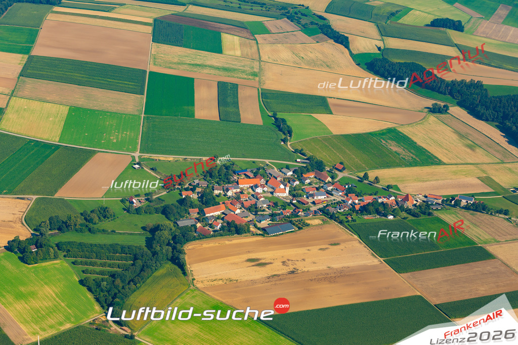 Das Luftbild zeigt : Dezenacker Burgheim - Die Luftaufnahme wurde 2024 vom UL-Flugzeug aus erstellt ( keine Drohne ) - Hochauflösende Luftaufnahme - Für grossformatige Ausdrucke geeignet. Die Geschenkidee !Mit Lizenz und Bildrechte bestellbar