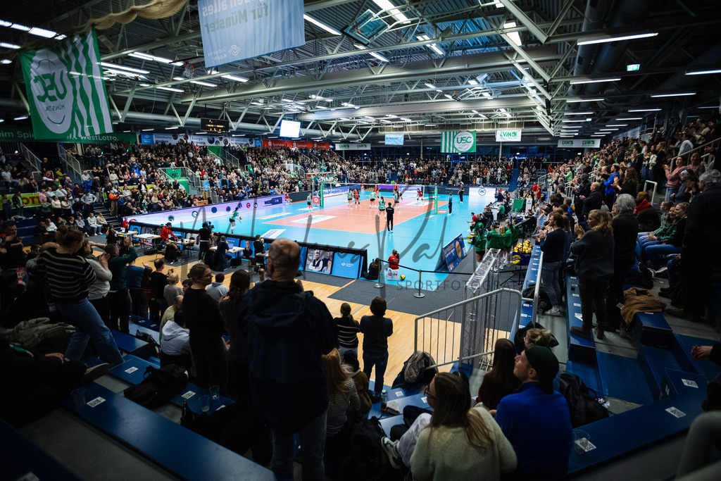 Volleyball, 1. Bundesliga Frauen, Hauptrunde, 8. Spieltag, Saison 2025/2026: USC Münster - Dresdner SC | 1. Bundesliga Frauen, Hauptrunde, 8. Spieltag, Saison 2025/2026, USC Münster empfängt Dresdner SC in der Sporthalle Berg Fidel in Münster. Foto: sportfotografie.ms | Markus Paletta - Realisiert mit Pictrs.com