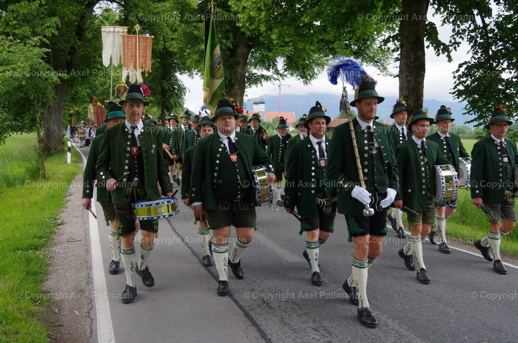 IMGP5911 | fotografiert von Axel PollmannLeonhardi Wallfahrt Benediktbeuern und Murnau, Fronleichnam, Fasching, Landschaft im Loisachtal und Benediktbeuern  - Realisiert mit Pictrs.com