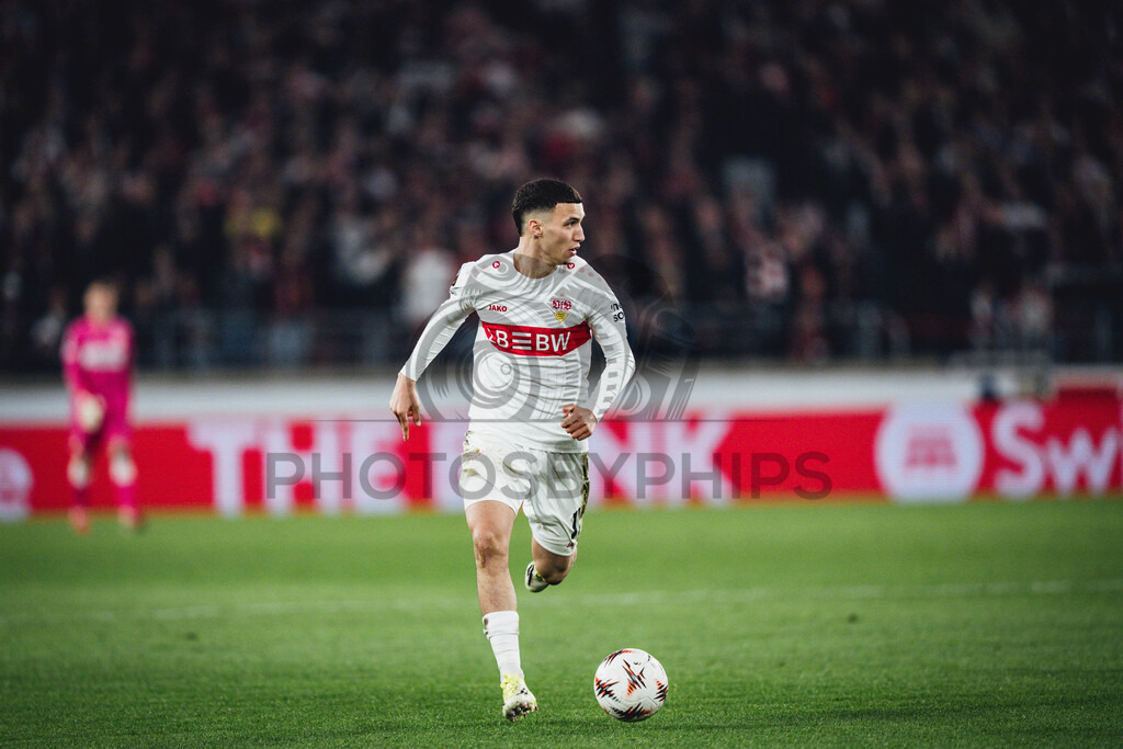 VfB Stuttgart vs. FC Porto, Fussball, Europa League, Achtelfinale, Hinspiel, 12.03.2026 | Bilal El Khannouss (VfB Stuttgart, #11) am Ball,VfB Stuttgart vs. FC Porto, Fussball, Europa League, Achtelfinale, Hinspiel, 12.03.2026Foto: photosbyphips/Philip Ziegler