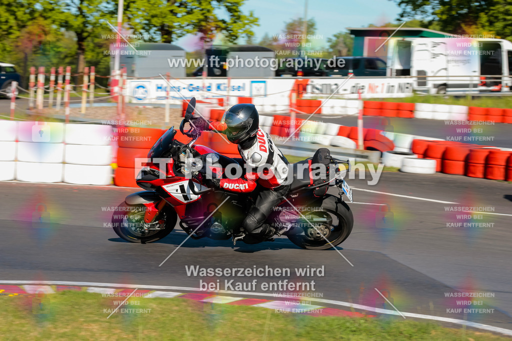 Moto-TeamOBK-21142 | Hier findet Ihr Bilder von Touristenfahrten auf der Nürburgring Nordschleife oder von anderen Veranstaltungen die ich besucht habe. Viel Spass beim Durch Schauen 