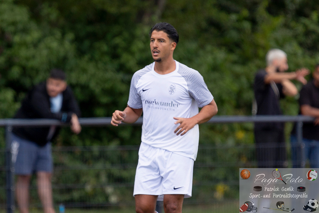 Testspiel: Spvgg. 03 Fechenheim - Türk Gücü Friedberg, 13.07.2024 | Anas El Allaoui (Spvgg. 03 Fechenheim #19), Freisteller, Portrait / Porträt, Spvgg. 03 Fechenheim - Türk Gücü Friedberg, Frankfurt am Main, Sportanlage Birsteiner Straße, 13.7.2024 - Realisiert mit Pictrs.com