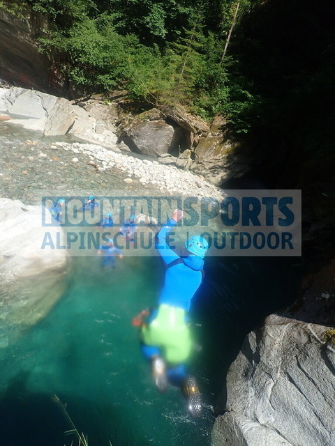 P1030106 | Bestelle die Bilder deines Berg- oder Wasser-Abenteuers mit Mountain Sports bequem von zu Hause aus direkt über unseren Online Fotoshop von pictrs.com. - Realisiert mit Pictrs.com