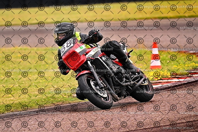 25bt02-0121 | markuskiefer.com - Realisiert mit Pictrs.com