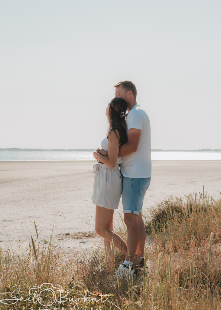 IMG_0078-Verbessert-RR | Authentische, natürliche und emotionale Fotoshootings auf der Nordseeinsel Föhr. Als Fotografin halte ich deine schönsten Momente in einzigartigen Neugeborenen-, Familien-, Paar- und Einzelshootings fest. Jetzt einen Termin vereinbaren!