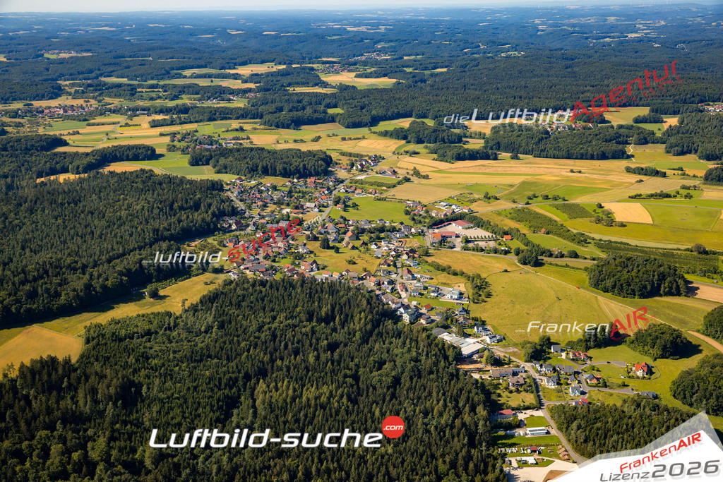 Das Luftbild zeigt : Geschwand Obertrubach - Die Luftaufnahme wurde 2024 vom UL-Flugzeug aus erstellt ( keine Drohne ) - Hochauflösende Luftaufnahme - Für grossformatige Ausdrucke geeignet. Die Geschenkidee !Mit Lizenz und Bildrechte bestellbar