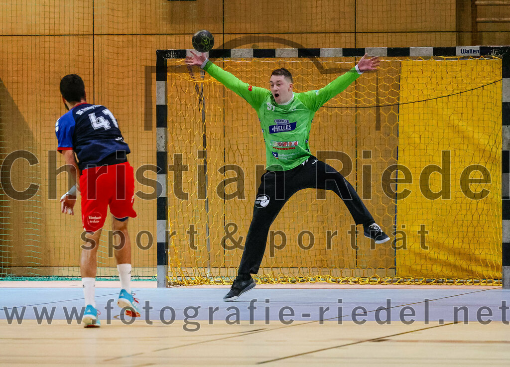 2023-10-14_088_SpVgg_Altenerding_gegen_HSG_Freising_Neufahrn | Erding, Deutschland, 14.10.2023:
Handball, Bezirksoberliga Männer 2023 / 2024, 4. Spieltag, SpVgg Altenerding gegen HSG Freising-Neufahrn, Endergebnis: 27:26

Lukas Monz (HSG Freising-Neufahrn, #41), Torwart Ferdinand Mayer (SpVgg Altenerding, #97)

Foto: Christian Riedel / fotografie-riedel.net