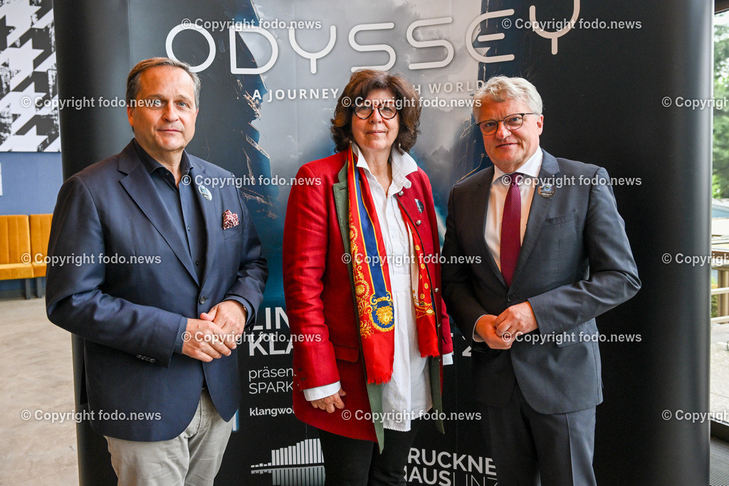 Pressekonferenz Brucknerhaus Linz - KLangwolke 2023_ Odyssey_ 16.05.2023-30 | 16.05.2023, Bruckner Linz, AUT, Pressekonferenz Brucknerhaus Linz - KLangwolke 2023, Odyssey, im Bild Dietmar Kerschbaum (Kuenstlerischer Vorstandsdirektor LIVA, Brucknerhaus-Intendant), Francesca Zambello (Direction, Regisseurin), Klaus Luger (SP, Bgm. der Stadt Linz)