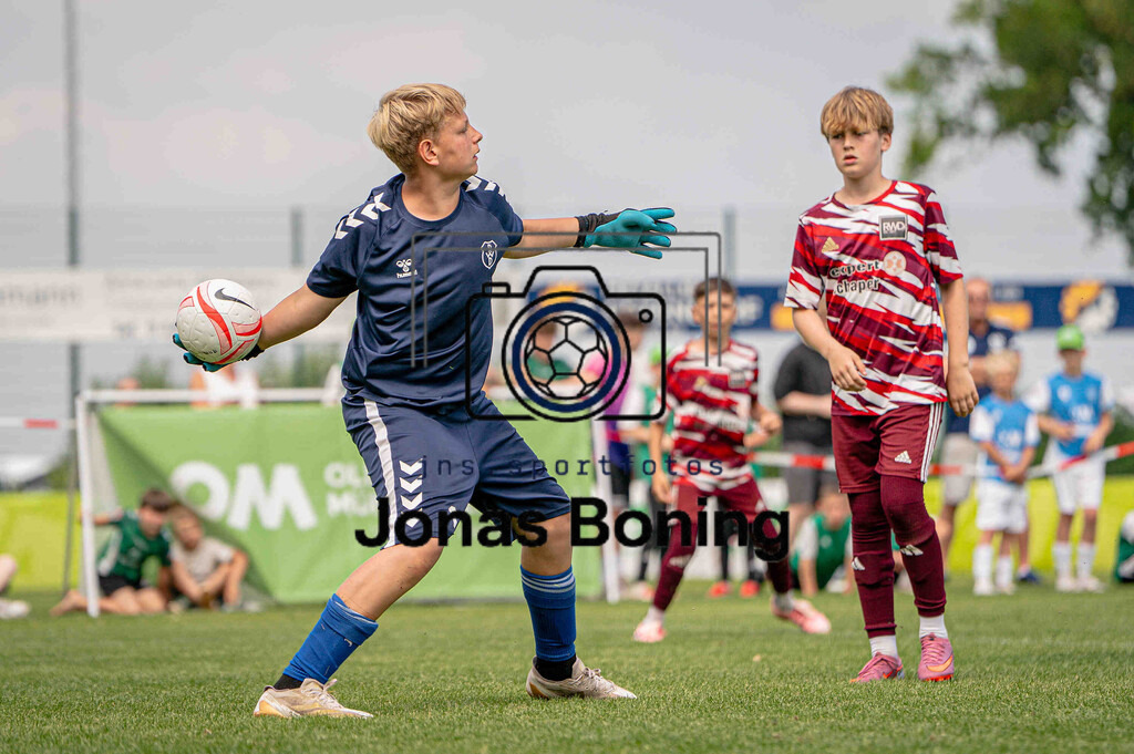 Fußball I E-Junioren I Saison 2025-2026 I OM-Cup Lüsche I Sonntag  I 24616 | jns.sportfotos - Realisiert mit Pictrs.com
