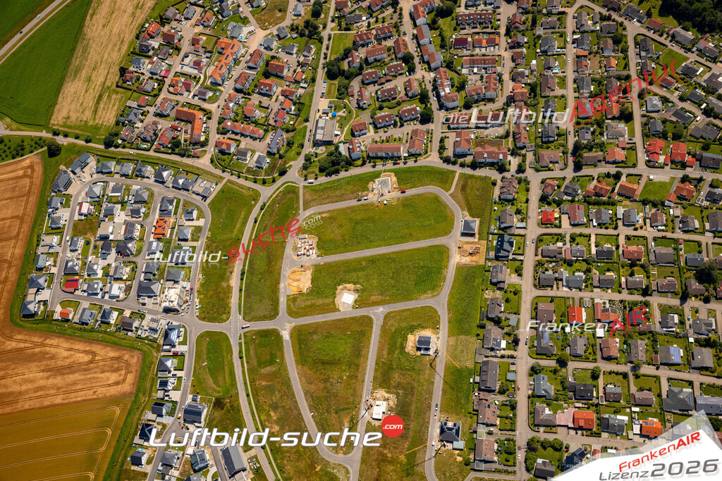 Das Luftbild zeigt :  Pfullendorf - Die Luftaufnahme wurde 2024 vom UL-Flugzeug aus erstellt ( keine Drohne ) - Hochauflösende Luftaufnahme - Für grossformatige Ausdrucke geeignet. Die Geschenkidee !Mit Lizenz und Bildrechte bestellbar