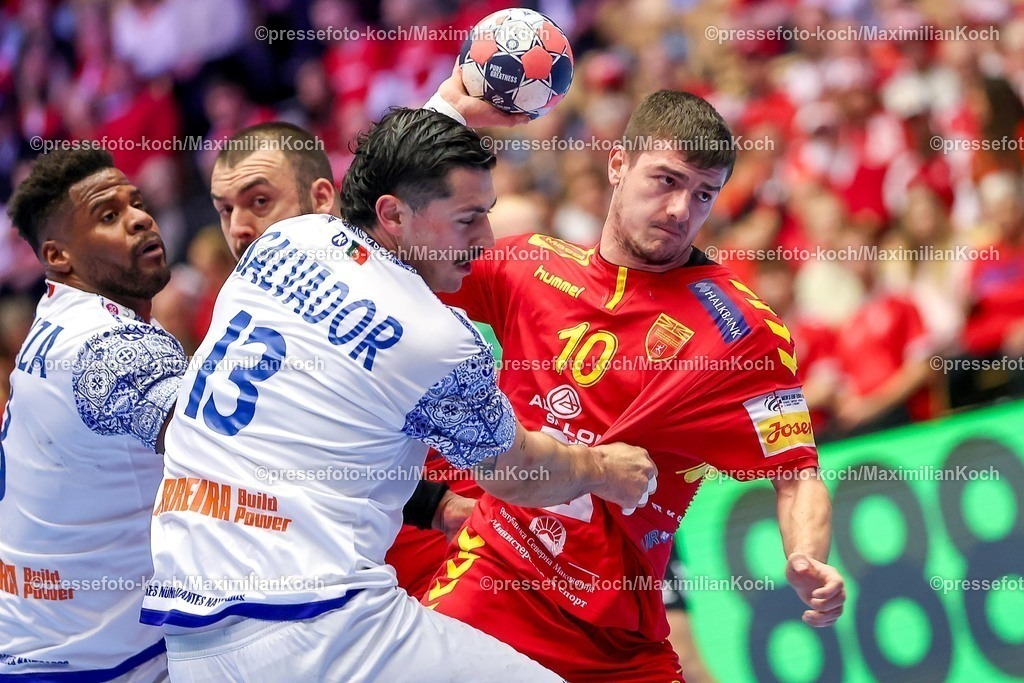 EHF18012601012 | 18.01.2026, Handball, Men's EHF EURO 2026, Portugal - Nordmazedonien, Jyske Bank Boxen in Herning, Dänemark, Preliminary Round:  Marko Mitev (North Macedonia #10) im Zweikampf gegen   Rocha Nogueira (Portugal #13) 
