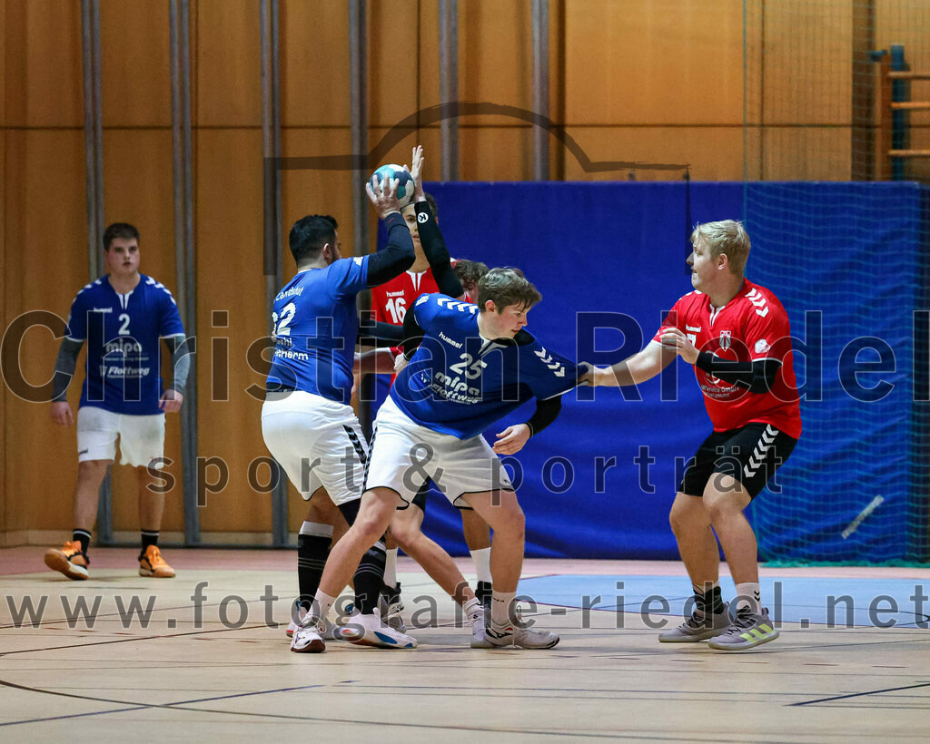 2022-11-19_002_SpVgg_Altenerding_gegen_TG_Landshut_II | Erding, Deutschland, 19.11.2022:
Handball, Bezirksoberliga Männer 2022 / 2023, 9. Spieltag, SpVgg Altenerding gegen TG Landshut II, Endergebnis: 33:31

Enis Kabashi (TG Landshut, #22), Lars Christian Ungerer (TG Landshut, #25)

Foto: Christian Riedel / fotografie-riedel.net