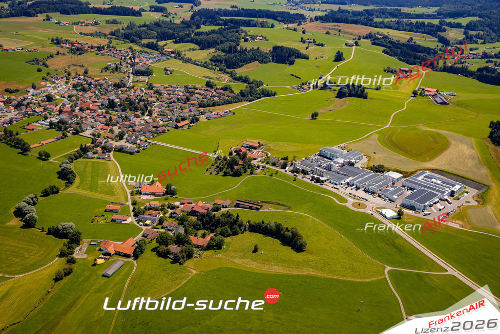 Das Luftbild zeigt : Kimratshofen Altusried - Die Luftaufnahme wurde 2024 vom UL-Flugzeug aus erstellt ( keine Drohne ) - Hochauflösende Luftaufnahme - Für grossformatige Ausdrucke geeignet. Die Geschenkidee !Mit Lizenz und Bildrechte bestellbar