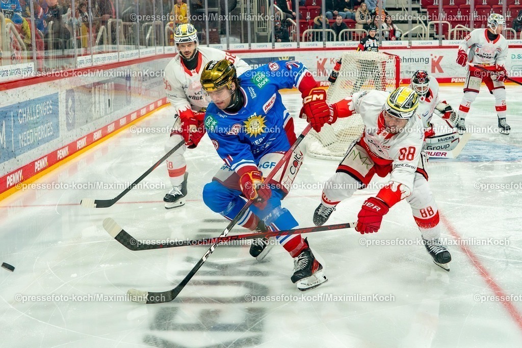 xkkux17022601004 | 17.02.2026, xkkux, Eishockey, DEL2, Düsseldorfer EG - EC Bad Nauheim, PSD Bank Dome Düsseldorf: Ture Linden (DEG #71)  im Zweikampf gegen  Andrej Bires (Bad Nauheim #88) 