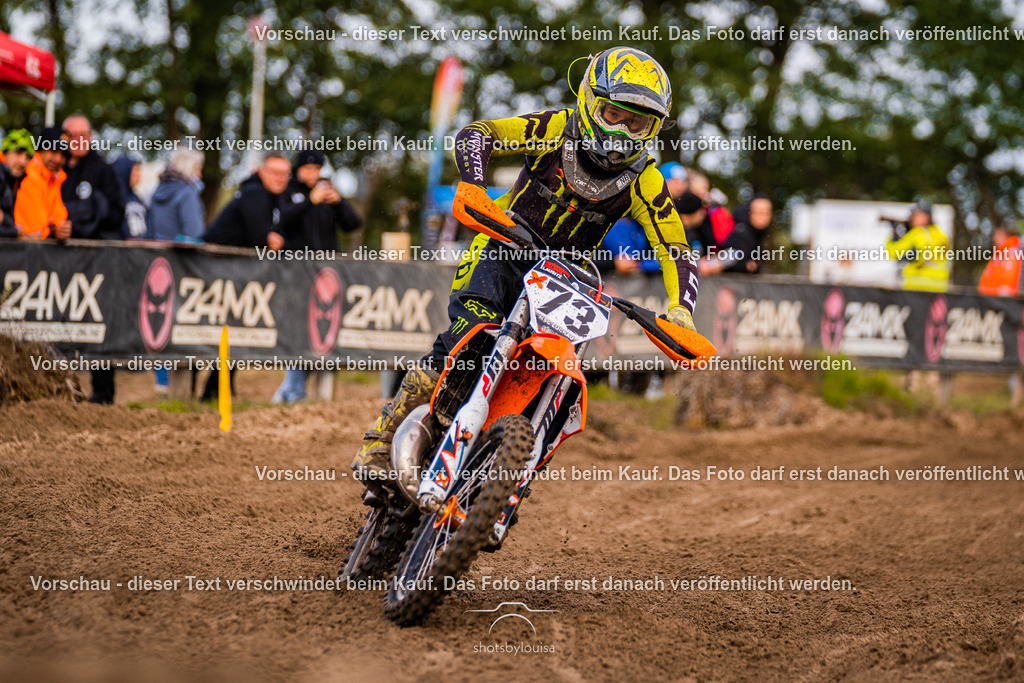 10_05_Dreetz-4039 | Sportfotografin aus Berlin-Brandenburg mit Fokus auf Motocross. Ich halte deine sportliche Leistung und echte Emotionen auf und neben der Strecke professionell fest. Entdecke die Fotos von deinem Rennen und bestelle sie direkt hier im Shop.
