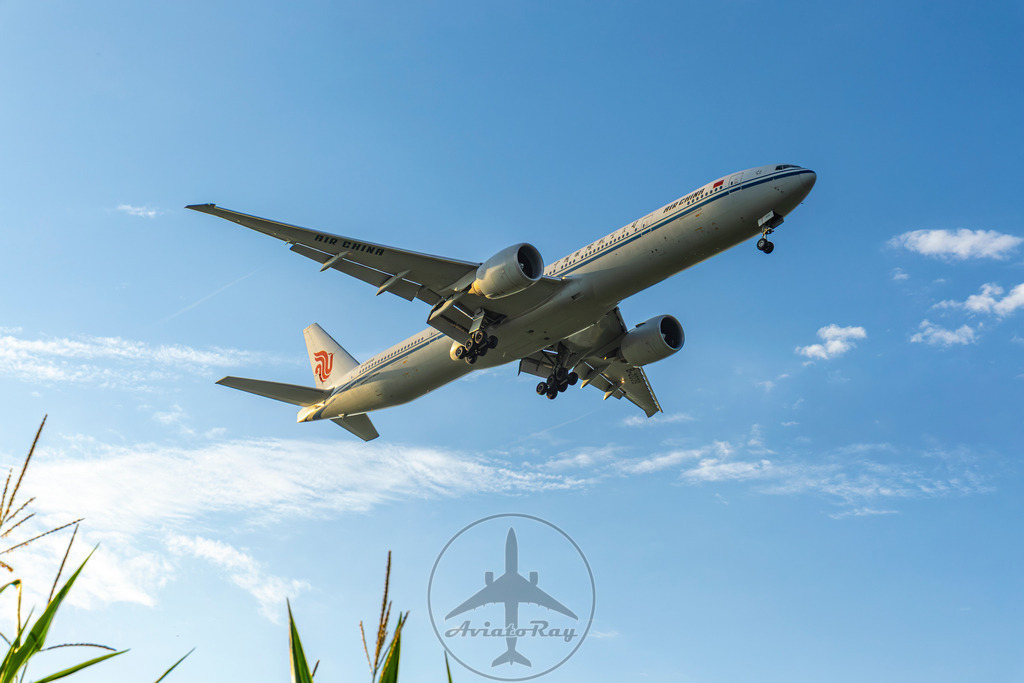 CA961-B77W-B-2039-PEK-MUC-20240727-1 | Browse breathtaking aviation photography and order high-quality prints from AviatoRay's gallery. Perfect for enthusiasts and collectors. - Realisiert mit Pictrs.com