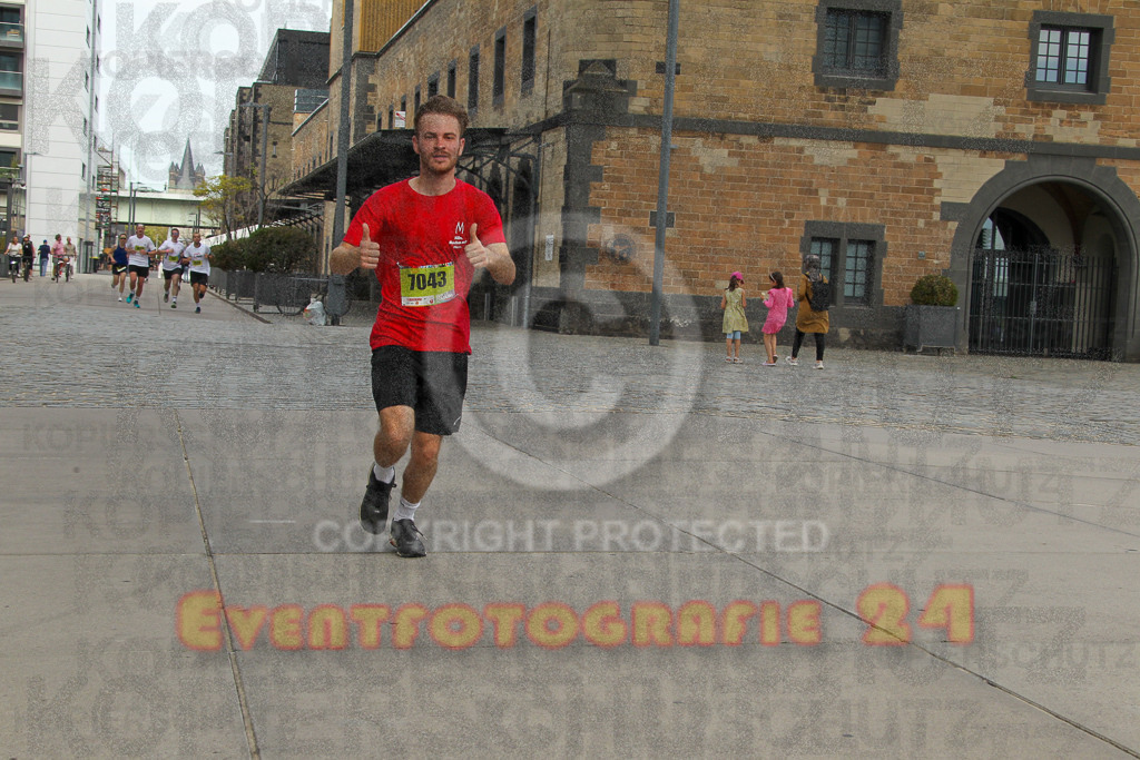 250920_1321_EV4_5273 | Sportfotografie im Rhein-Sieg Kreis, Köln, Bonn, NRW, Rheinland Pfalz, Hessen, etc. Unser Tätigkeitsfeld umfasst den Laufsport vom Volkslauf über den Marathon, Duathlon, Triathon bis zum Ultralauf wie Kölnpfad Ultra oder Schindertrail.