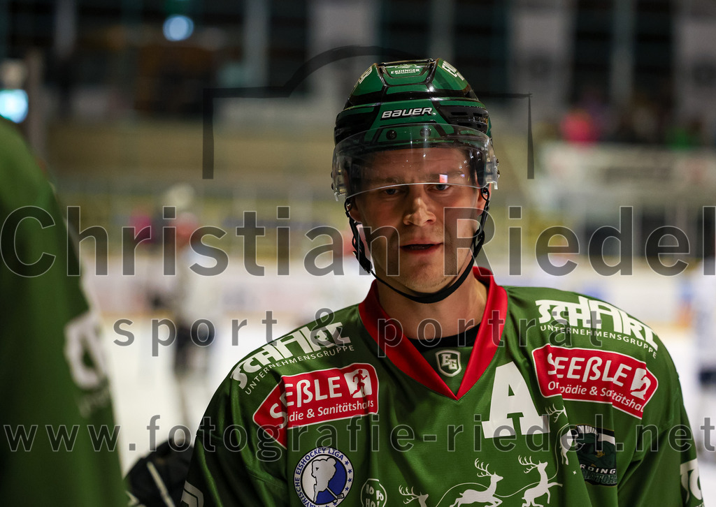 2023-12-26_052_TSV_Erding_gegen_ERV_Schweinfurt | Erding, Deutschland, 26.12.2023:
Eishockey, Bayernliga Vorrunde 2023 / 2024, 20. Spieltag, TSV Erding gegen ERV Schweinfurt, Endergebnis: 9:3

Foto: Christian Riedel / fotografie-riedel.net