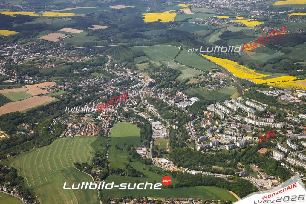 Die Luftaufnahme der Stadt Mylau wurde vom UL-Flugzeug heraus erstellt ( keine Drohne )- hohe Auflösung für beste Qualität