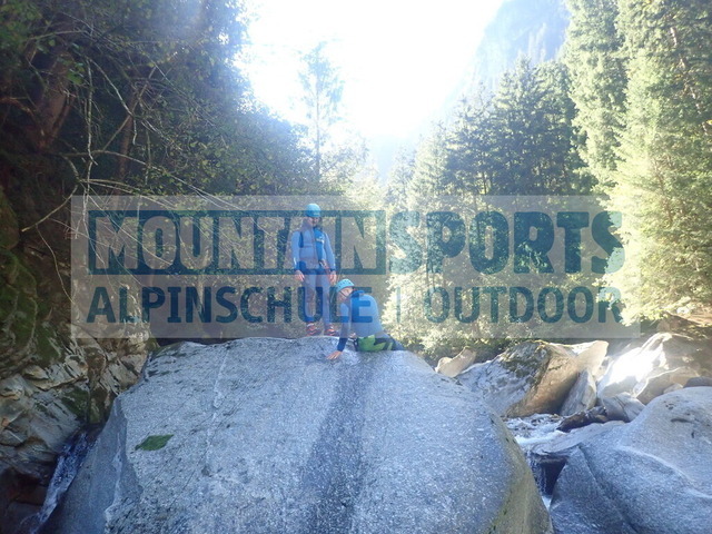 PC020095 | Bestelle die Bilder deines Berg- oder Wasser-Abenteuers mit Mountain Sports bequem von zu Hause aus direkt über unseren Online Fotoshop von pictrs.com. - Realisiert mit Pictrs.com