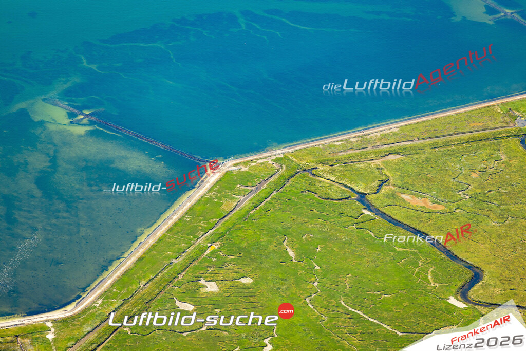Das Luftbild der Stadt Langeneß wurde 2022 vom Flugzeug heraus erstellt (keine Drohnen-Aufnahmen) Aufnahmehöhe ca.450 Meter- hohe Bildauflösung und Druck-Qualität. Garantiert!