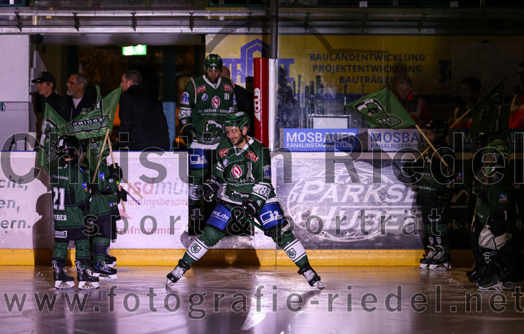 2023-10-20_025_TSV_Erding_gegen_EHC_Klostersee | Erding, Deutschland, 20.10.2023:.Eishockey, Bayernliga Vorrunde 2023 / 2024, 2. Spieltag, TSV Erding gegen EHC Klostersee, Endergebnis: 7:2..Maximilian Forster (Erding Gladiators, #81)..Foto: Christian Riedel / fotografie-riedel.net