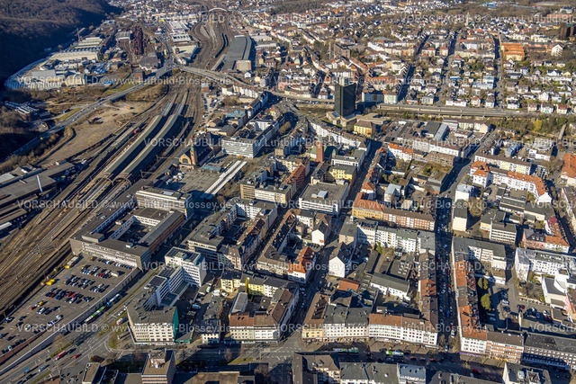 Hagen250302432 | Luftbild, Hbf Hauptbahnhof Hagen mit Bahnhofsvorplatz, City und Innenstadt Ansicht, Wehringhausen, Hagen, Ruhrgebiet, Nordrhein-Westfalen, Deutschland