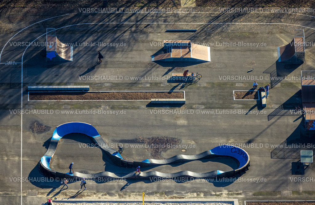 Bochum240103298 | Luftbild, Skatepark und Sportplatz Auf der Heide, Altenbochum, Bochum, Ruhrgebiet, Nordrhein-Westfalen, Deutschland