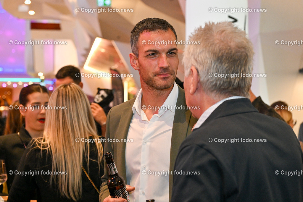 Lassts mas sche griassn_ 2 Tagesbart_ 31.10.2024-50 | bilder, linz, oberösterreich, österreich, europa, photo, foto, tiere, hunde, landwirtschaft, landschaft, politik, wirtschaft, wissenschaft, industrie, verkehr, medizin, society, fodo.news