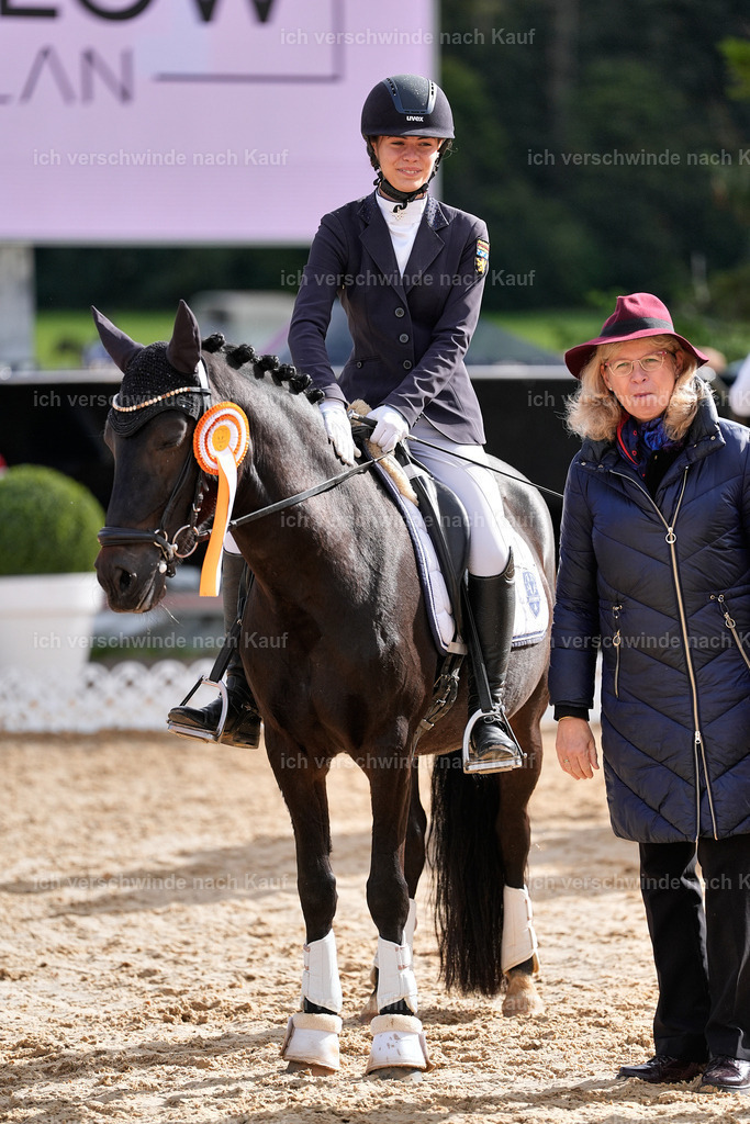 02-Siegerehrung-DRESSUR L_  -StoibPH-4657 | working equitationturnier fotograf videograf stoibphotography marixx film working equitation deutschland reitsport turnierfotografie eventfotografie equestrian events