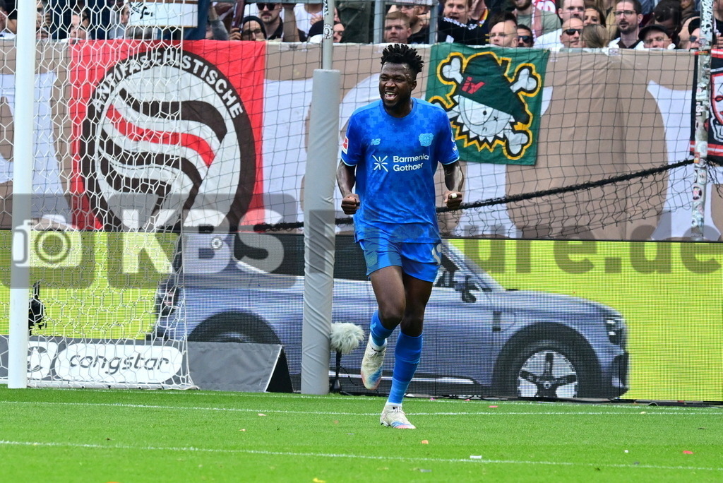 KBS Picture_FCStPauli-Bayer04Leverkusen_003 | Bayer 04 Leverkusen Torjubel zum 1:0 Torschuetze ist Tapsoba Edmond (Bayer04Leverkusen) ,Sportplatz :  Millerntor Stadion, - Realisiert mit Pictrs.com