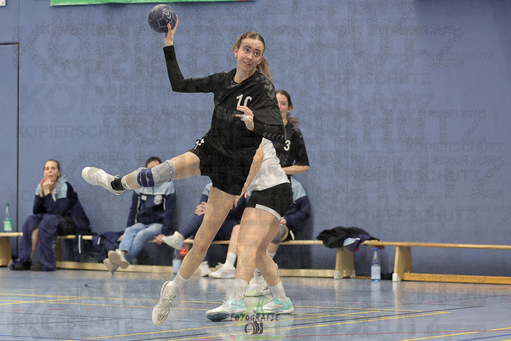 Frauen 2. Bezirksklasse, SG Rechtenbach - HSG Kleenheim/Langgöns III | Frauen 2. Bezirksklasse, SG Rechtenbach - HSG Kleenheim/Langgöns III am 16.11.2024 in Rechtenbach (Sporthalle Rechtenbach)Photo © 2024 - Jörg Heinrich - Realisiert mit Pictrs.com