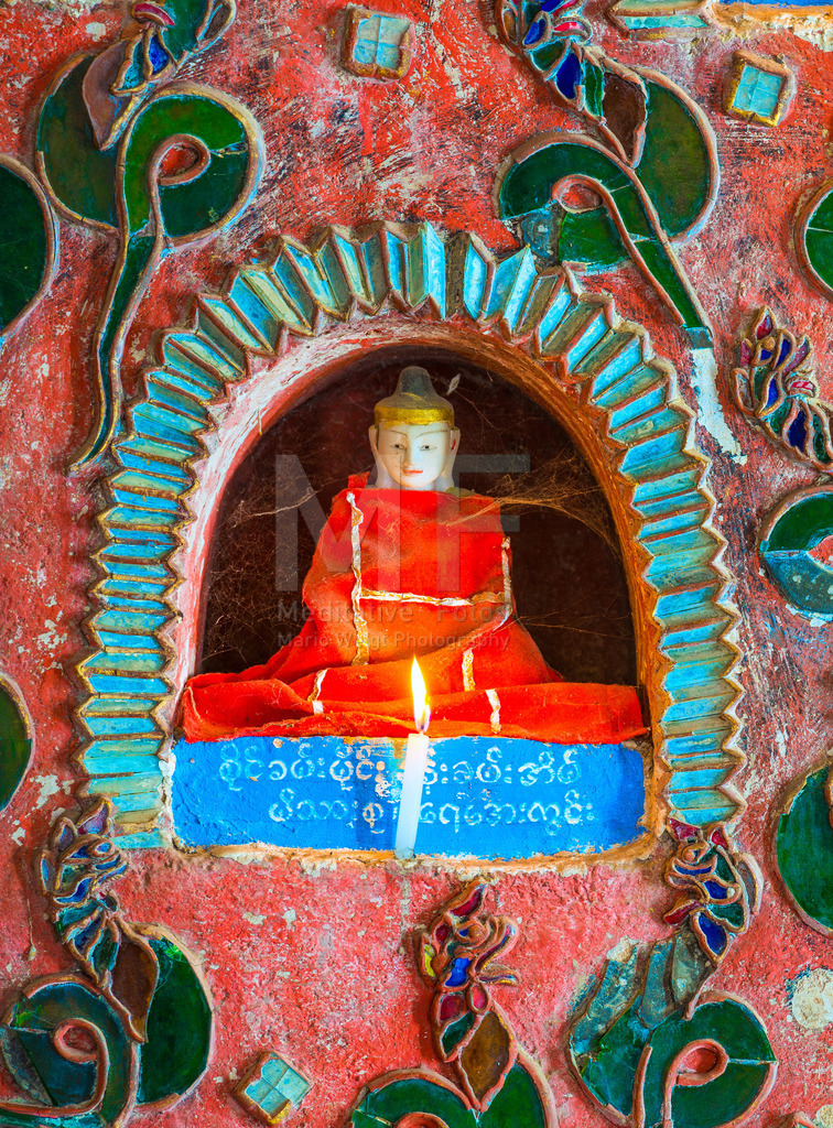 MW1119-9103 | Kleine Buddha-Figur im Kloster Shwe Yan Bai 
 - Realisiert mit Pictrs.com