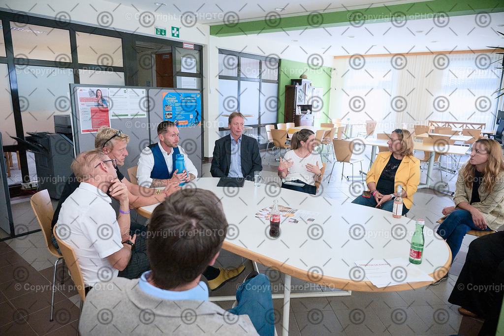 259_202509_EmployerBranding_NZ9_1844 | proPHOTO - Realisiert mit Pictrs.com