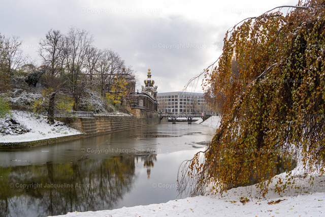 Zwinger_Schnee | Fotografie Photography Dresden Photoshooting  Fotoshooting Fotografin Dresdencity Bilder  Foto Dresdenvideos Kalender Postkarten Bilderdownload Portrait Hochzeitsfotografie Familienfotos Bewerbungsbilder Studiofotografie Fotograf Dresdenbilder Business - Realisiert mit Pictrs.com