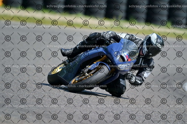 26BT02-1346 | markuskiefer.com - Realisiert mit Pictrs.com