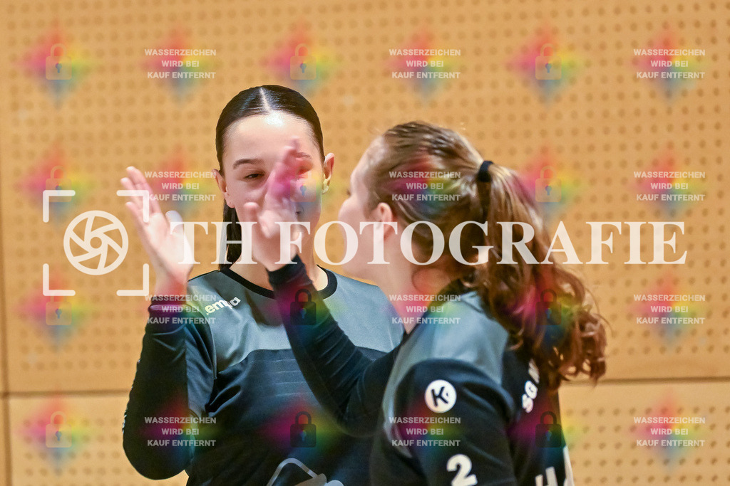 GER, SG Maulburg/Steinen - TuS Helmlingen, Frauen-Handball, Oberliga Suedbaden, 19. Spieltag, Saison 2024/2025, 23.03.2025 | Lena Marie Hlawarschek (SG Maulburg/Steinen, #07), Miriam Wolpensinger (SG Maulburg/Steinen, #02)GER, SG Maulburg/Steinen - TuS Helmlingen, Frauen-Handball, Oberliga Suedbaden, 19. Spieltag, Saison 2024/2025, 23.03.2025Foto: TH Fotografie/Thomas Hess