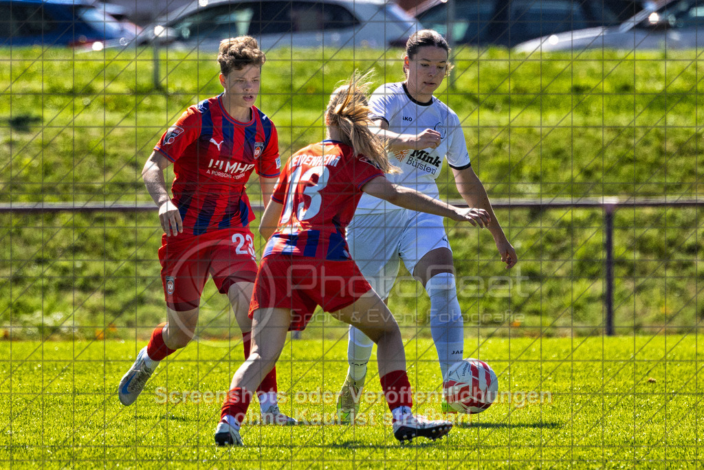 20260906_121028_0140-Bearbeitet_(c)_by_PhotoPeet | Luisa Reiser (1.FC Donzdorf #05)1.FC Donzdorf (weiß) vs. 1.FC Heidenheim 1846 (rot), Fußball, Frauen-Verbandspokal Gruppe 2, 2. Runde, Saison 2026/2027, Rasenplatz Lautertal Stadion, Süßener Straße 16, 73072 Donzdorf, 06.09.2026 - 11:00 Uhr,Foto: PhotoPeet / Sport- &amp; Eventfotografie / Peter Harich