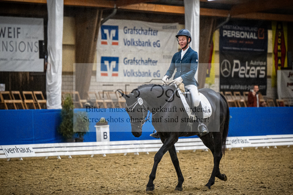 DOS_1053 | Entdecke hochwertige Reitturnierfotos von Foto Oger. Professionell, emotional und authentisch – jetzt Lieblingsmomente im Shop bestellen.Deutschlandweite Turnierfotografie. - Realisiert mit Pictrs.com