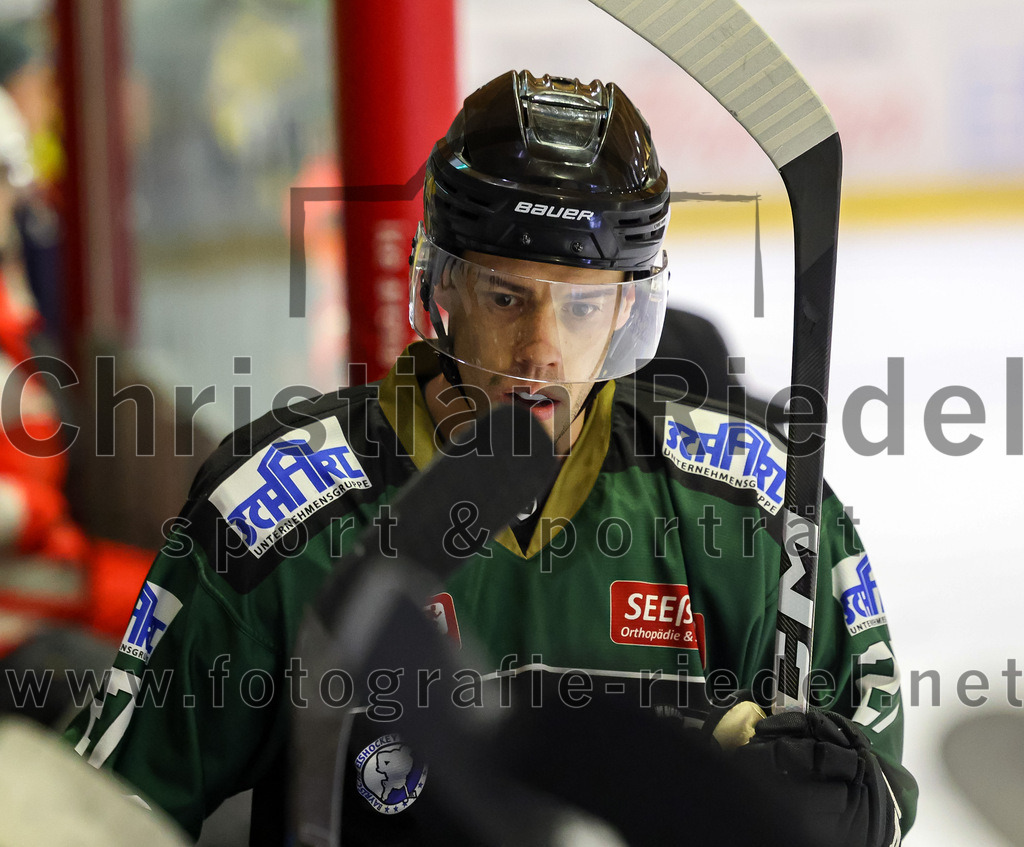 2022-12-16_038_TSV_Erding_gegen_EC_Pfaffenhofen | Erding, Deutschland, 16.12.2022:
Eishockey, Bayernliga 2022 / 2023, 21. Spieltag, TSV Erding gegen EC Pfaffenhofen, Endergebnis: 14:1

Mark Waldhausen (Erding Gladiators, #27)

Foto: Christian Riedel / fotografie-riedel.net