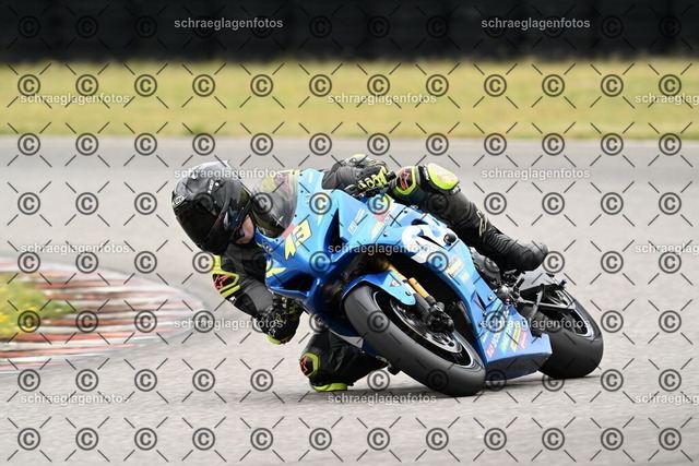 25bt02-1457 | markuskiefer.com - Realisiert mit Pictrs.com