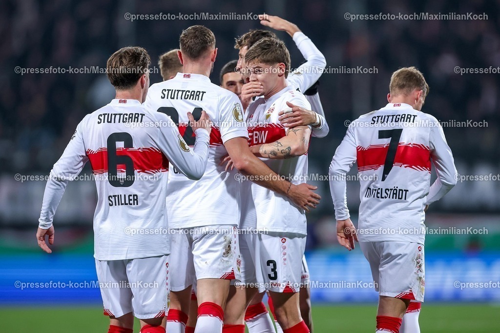 BOC03122501036 | 03.12.2025, Fußball, DFB-Pokal, VfL Bochum - VfB Stuttgart, Achtelfinale, Vonovia Ruhrstadion, Saison 2025 2026: Torjubel Stuttgart nach dem Eigentor  zum 1:0 durch Philipp Strompf (VfL Bochum #03) Angelo Stiller  (VfB Stuttgart #06) Jamie Leweling  (VfB Stuttgart #18) Maximilian Mittelstädt  (VfB Stuttgart #07) jubelnd    DFB regulations prohibit any use of photographs as image sequences and or quasi-video.