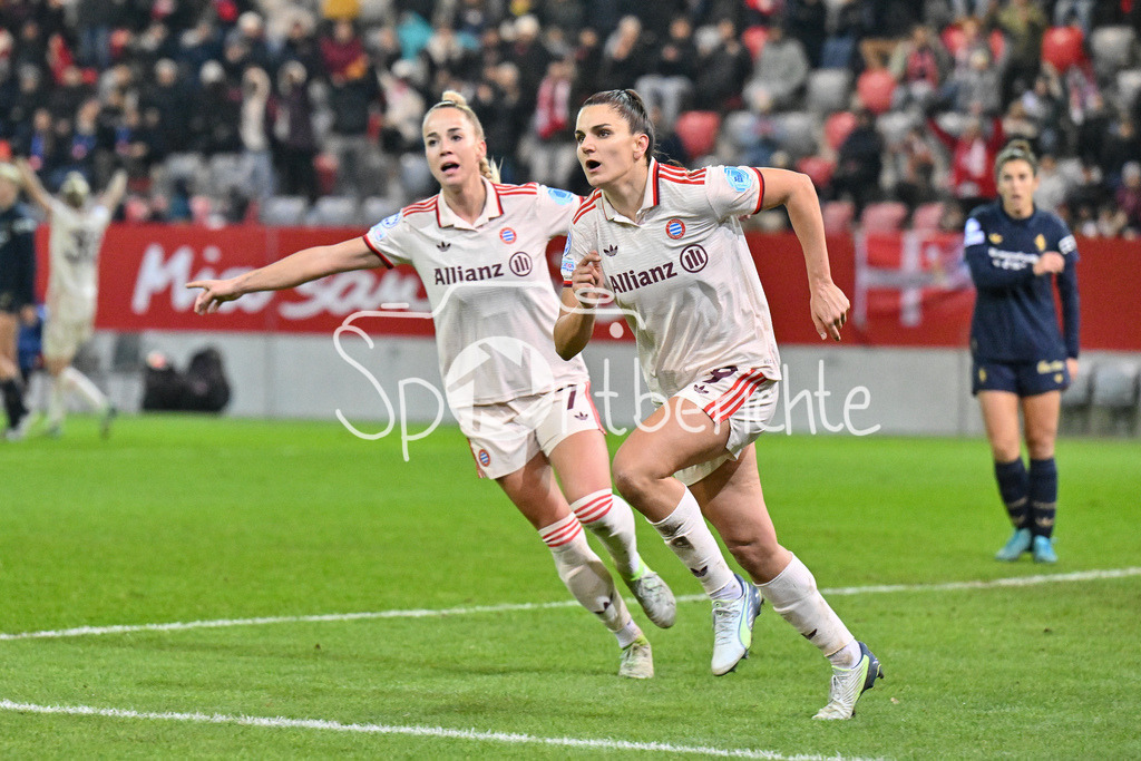 FC Bayern München Frauen - Juventus Turin Frauen | Jubel nach dem Treffer zum 1-0 fuer die FCB Frauen durch Jovana DAMNJAVOVIC (FCB #9) / Freude / Happy / Tor / Torschuetzin / Womens Champions League: FC Bayern Frauen - Juventus FC, FC Bayern Campus am 12.12.2024