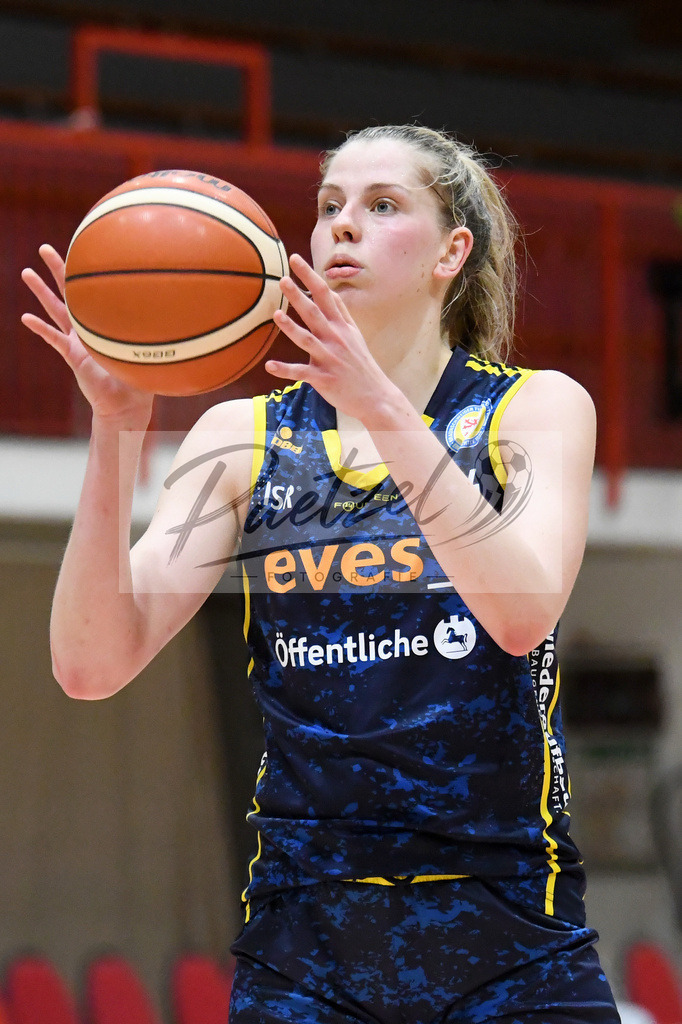 20200209_PAOEBS_0043 | Basketball, Frauen: Harriet Ottewill-Soulsby (Eintracht Braunschweig) in Aktion, am Ball, Einzelaktion waehrend des Spiels der 2. DBBL zwischen Panthers Academy Osnabrueck und Eintracht Braunschweig im datos – home of the panthers am 09.02.2020 in Osnabrueck, Deutschland. - Realisiert mit Pictrs.com