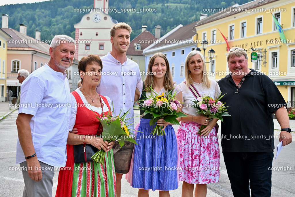 Empfang Heiko Gigler in Gmünd | Familie Gigler, Empfang Heiko Gigler in Gmünd, Empfang Heiko Gigler in Gmünd am 14.08.2024 in Gmünd (Hauptplatz Gmünd), Austria, (Photo by Bernd Stefan)