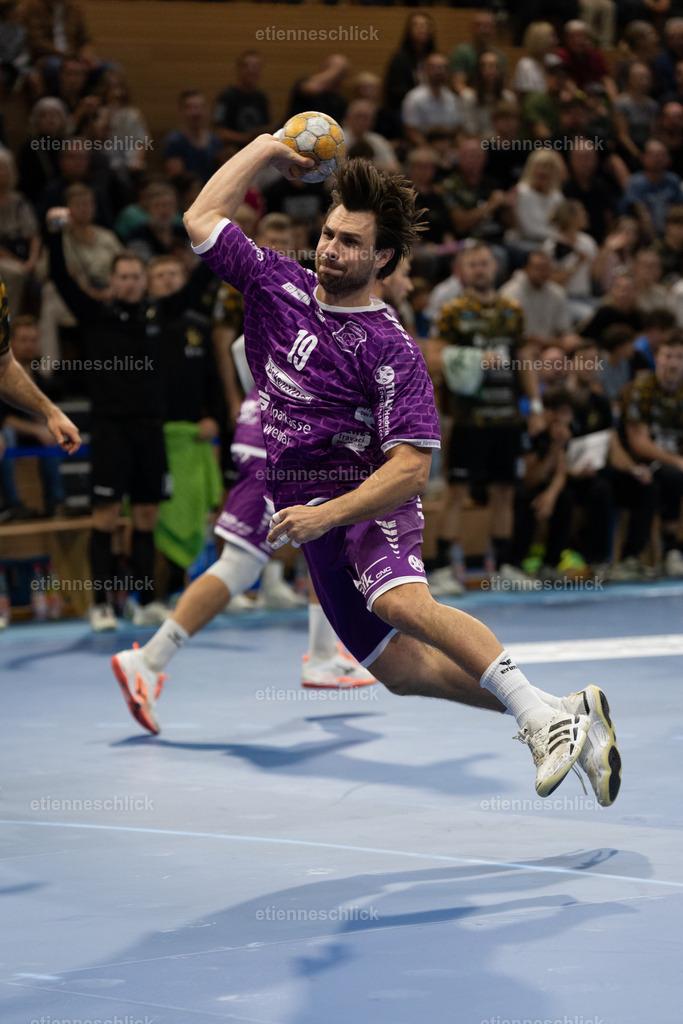 HC Elbflorenz 2006 - TV 05/07 Hüttenberg, 2. Handball-Bundesliga, 6. Spieltag | Im Bild: Daniel Bláha (19, Dresden) beim Angriff04.10.2026, HC Elbflorenz 2006 - TV 05/07 Hüttenberg, 2. Handball-Bundesliga, 6. Spieltag, Deutschland, Dresden, BallsportArena Dresden