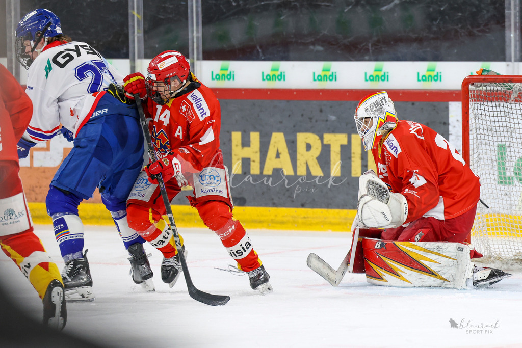 U18_EHCB vs EHCK_wb20260308-1240 | Sportbilder, Sportfotograf, Hochzeits- und Eventfotografin, Flugshows, Portraits und Tiershooting, Aviation, Downhill, Nationalleague, Swissleague, International