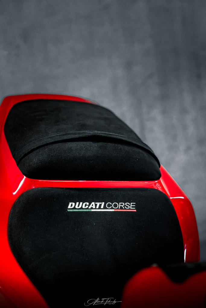 Ducati 996 | Entdecken Sie die faszinierende Welt von Alexander Tschuncky Arts: Kreative Fotografie, atemberaubende Automobilkunst und hochwertiger Bilderdruck. Lassen Sie sich inspirieren! - Realisiert mit Pictrs.com
