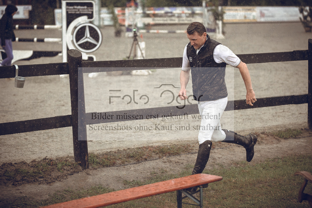 20240531-DOS_7603 | Entdecke hochwertige Reitturnierfotos von Foto Oger. Professionell, emotional und authentisch – jetzt Lieblingsmomente im Shop bestellen.Deutschlandweite Turnierfotografie. - Realisiert mit Pictrs.com