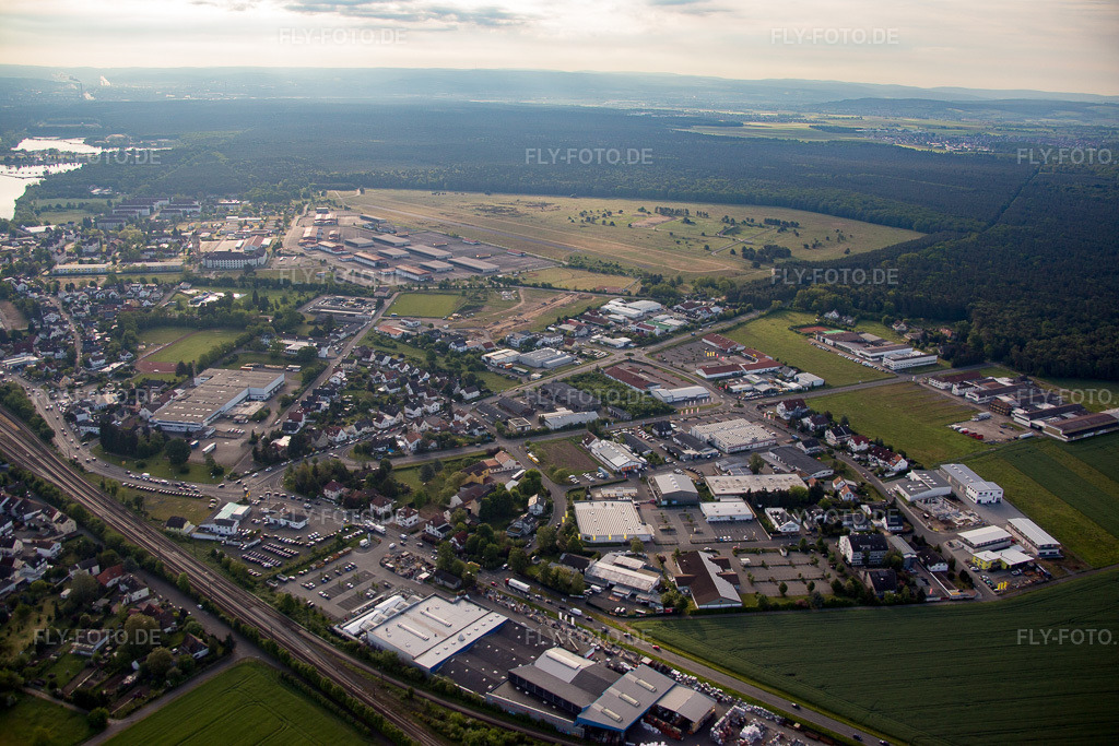 Luftbild: Babenhausen, alter Flugplatz in Babenhausen im Bundesland Hessen in Deutschland. Foto: IMG_088728.jpg vom 20.05.2016 durch Werner Riehm/FLY-FOTO.de